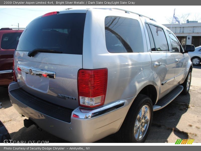 Bright Silver Metallic / Dark Slate Gray/Light Slate Gray 2009 Chrysler Aspen Limited 4x4