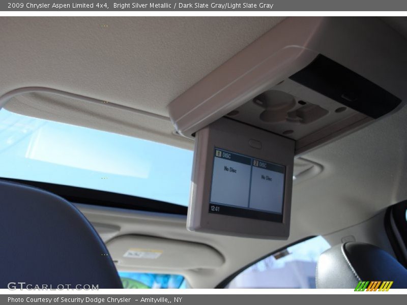 Bright Silver Metallic / Dark Slate Gray/Light Slate Gray 2009 Chrysler Aspen Limited 4x4