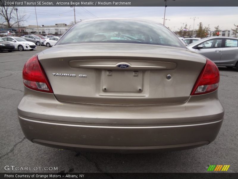 Arizona Beige Metallic / Medium Parchment 2004 Ford Taurus SE Sedan