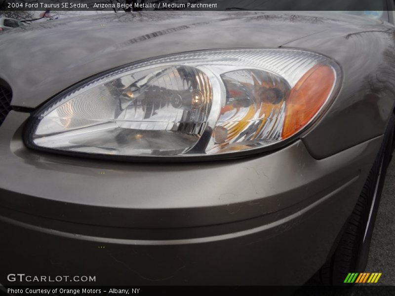 Arizona Beige Metallic / Medium Parchment 2004 Ford Taurus SE Sedan