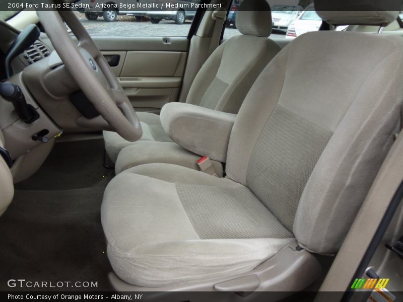 Arizona Beige Metallic / Medium Parchment 2004 Ford Taurus SE Sedan