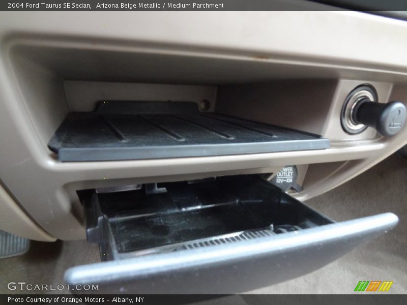 Arizona Beige Metallic / Medium Parchment 2004 Ford Taurus SE Sedan