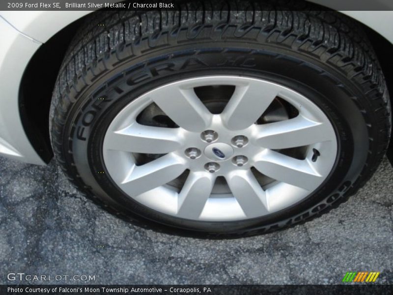 Brilliant Silver Metallic / Charcoal Black 2009 Ford Flex SE