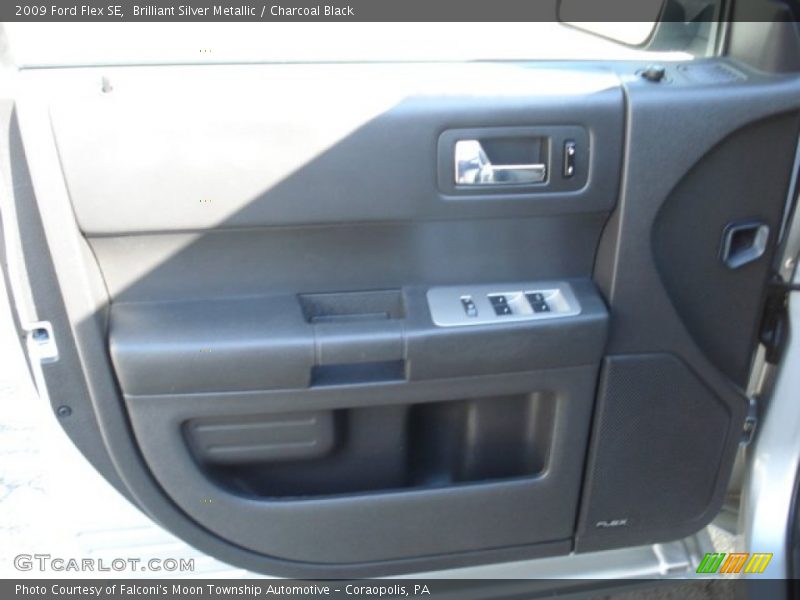Brilliant Silver Metallic / Charcoal Black 2009 Ford Flex SE