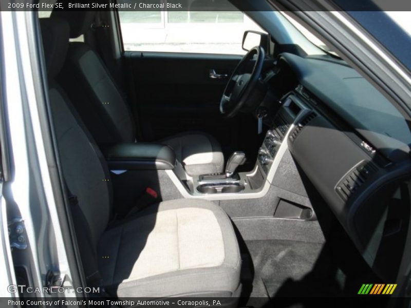 Brilliant Silver Metallic / Charcoal Black 2009 Ford Flex SE