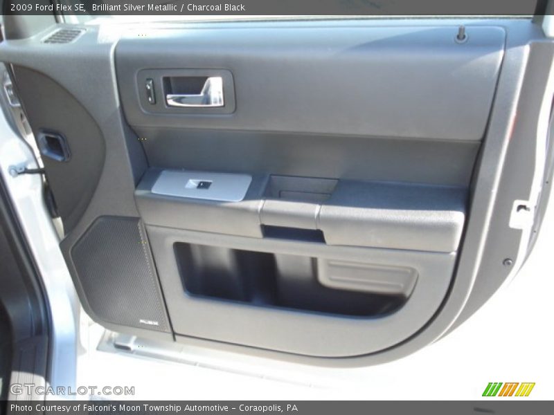 Brilliant Silver Metallic / Charcoal Black 2009 Ford Flex SE