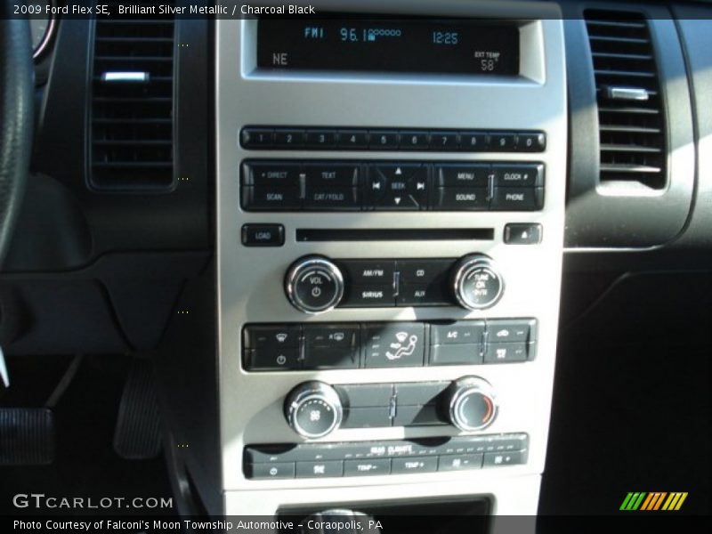 Brilliant Silver Metallic / Charcoal Black 2009 Ford Flex SE