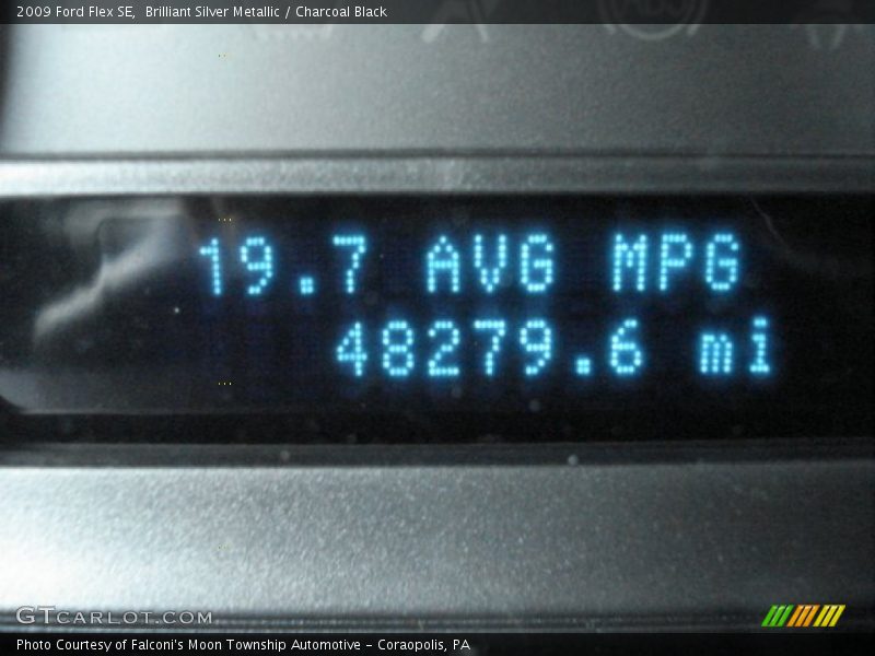 Brilliant Silver Metallic / Charcoal Black 2009 Ford Flex SE