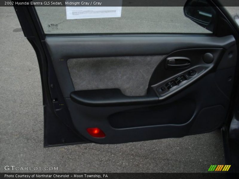 Midnight Gray / Gray 2002 Hyundai Elantra GLS Sedan
