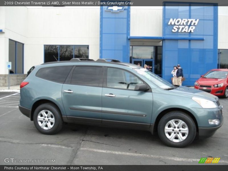 Silver Moss Metallic / Dark Gray/Light Gray 2009 Chevrolet Traverse LS AWD