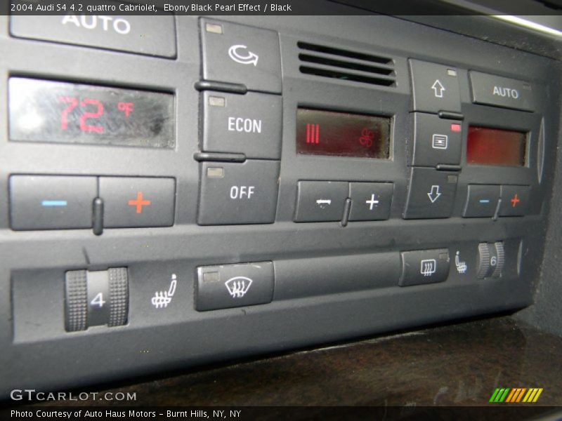 Controls of 2004 S4 4.2 quattro Cabriolet
