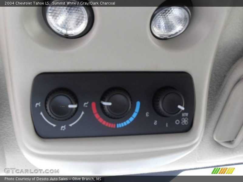 Summit White / Gray/Dark Charcoal 2004 Chevrolet Tahoe LS