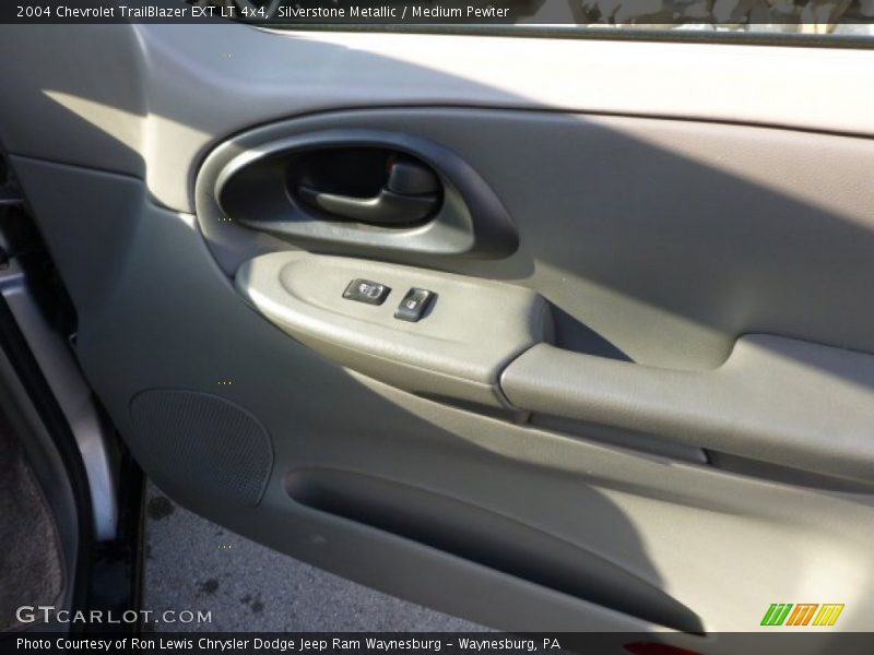 Silverstone Metallic / Medium Pewter 2004 Chevrolet TrailBlazer EXT LT 4x4
