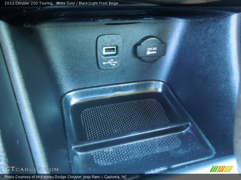 White Gold / Black/Light Frost Beige 2011 Chrysler 200 Touring