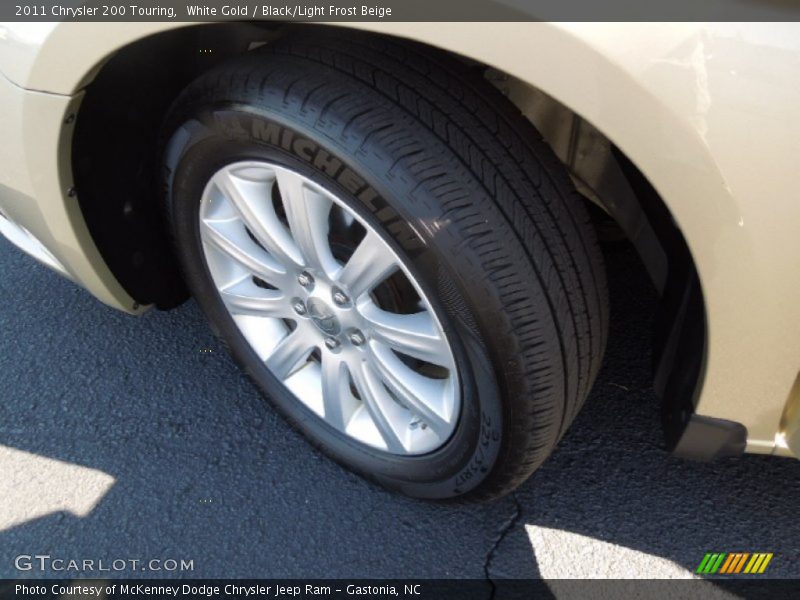 White Gold / Black/Light Frost Beige 2011 Chrysler 200 Touring