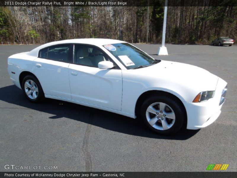 Bright White / Black/Light Frost Beige 2011 Dodge Charger Rallye Plus