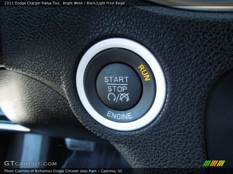Bright White / Black/Light Frost Beige 2011 Dodge Charger Rallye Plus