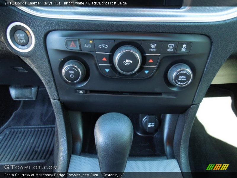 Bright White / Black/Light Frost Beige 2011 Dodge Charger Rallye Plus