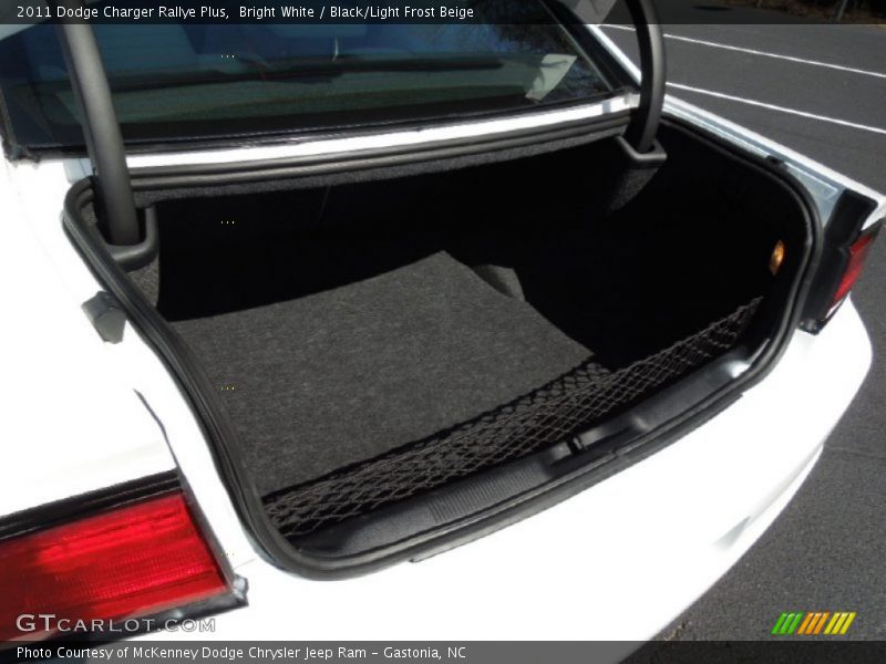 Bright White / Black/Light Frost Beige 2011 Dodge Charger Rallye Plus