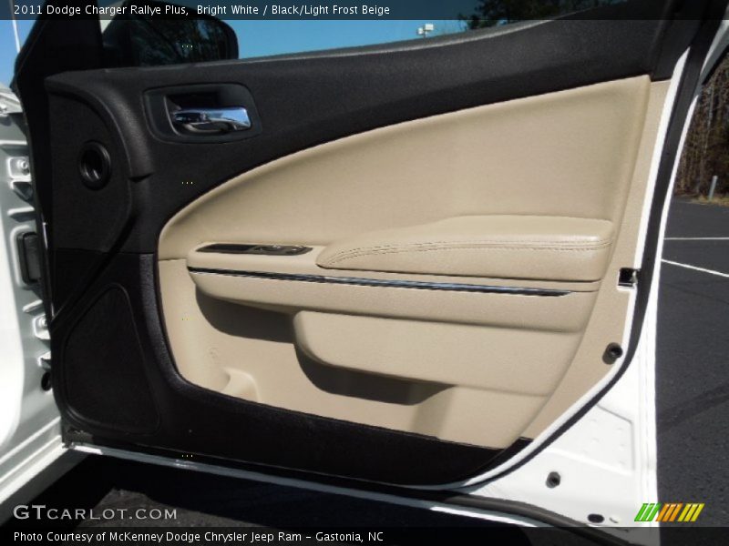 Bright White / Black/Light Frost Beige 2011 Dodge Charger Rallye Plus