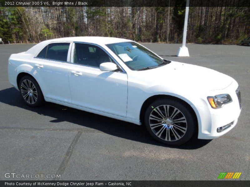 Bright White / Black 2012 Chrysler 300 S V6