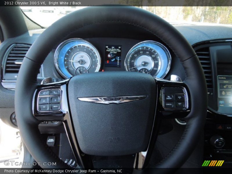 Bright White / Black 2012 Chrysler 300 S V6