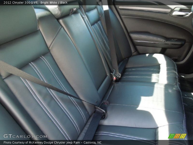 Bright White / Black 2012 Chrysler 300 S V6