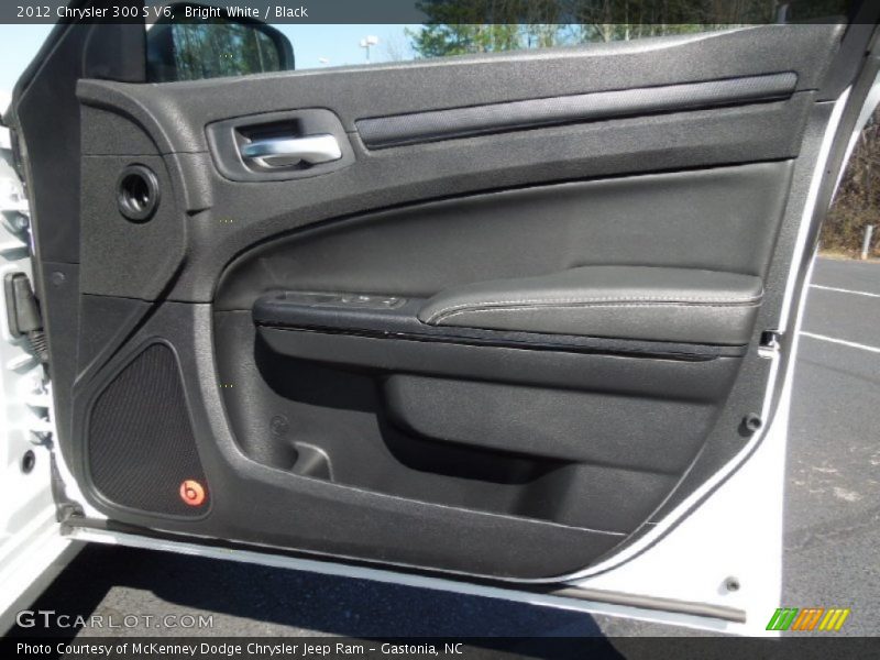 Door Panel of 2012 300 S V6