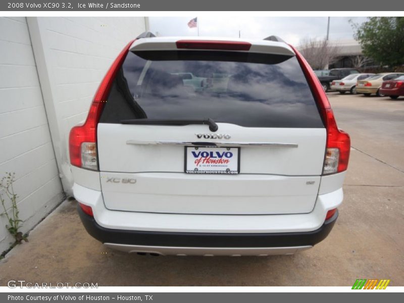 Ice White / Sandstone 2008 Volvo XC90 3.2