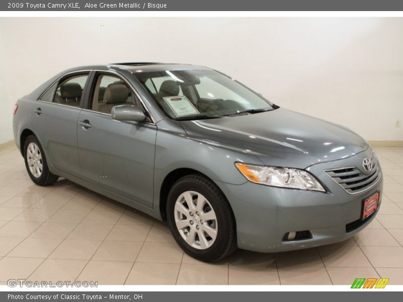 Aloe Green Metallic / Bisque 2009 Toyota Camry XLE