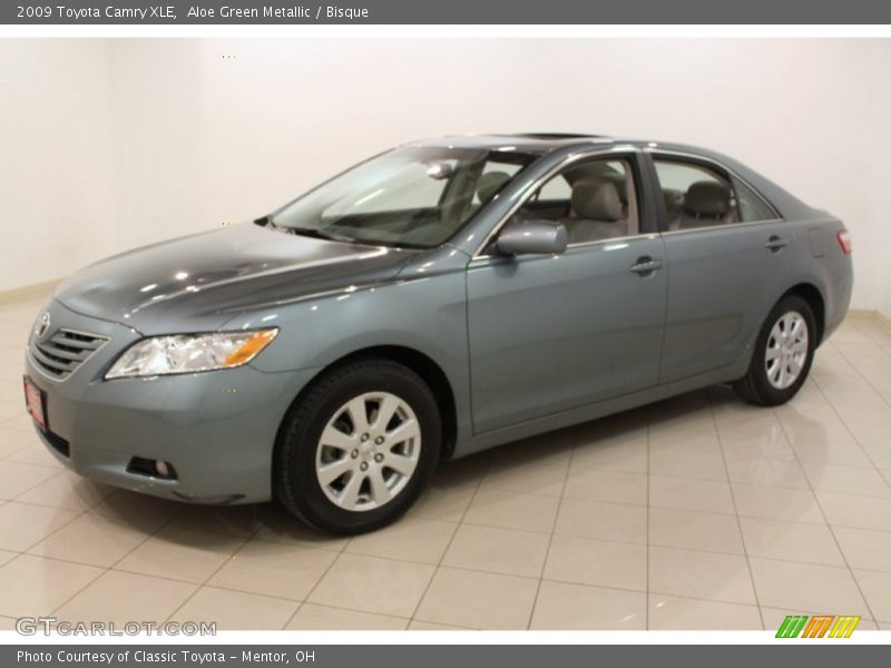 Aloe Green Metallic / Bisque 2009 Toyota Camry XLE