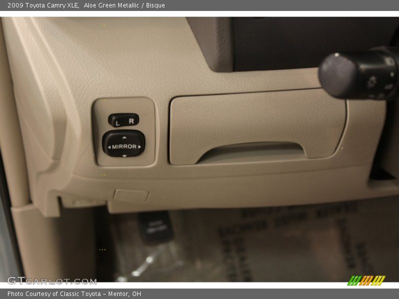 Aloe Green Metallic / Bisque 2009 Toyota Camry XLE
