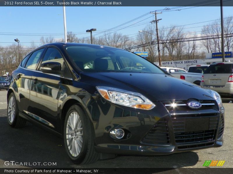Tuxedo Black Metallic / Charcoal Black 2012 Ford Focus SEL 5-Door