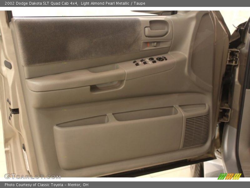 Light Almond Pearl Metallic / Taupe 2002 Dodge Dakota SLT Quad Cab 4x4