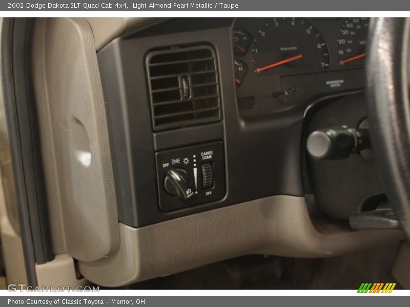 Light Almond Pearl Metallic / Taupe 2002 Dodge Dakota SLT Quad Cab 4x4