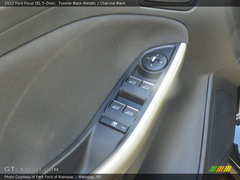 Tuxedo Black Metallic / Charcoal Black 2012 Ford Focus SEL 5-Door
