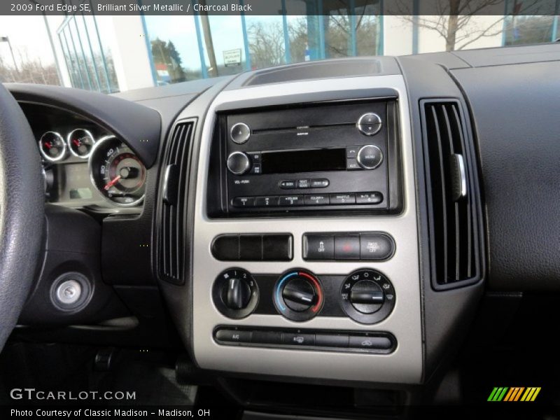 Brilliant Silver Metallic / Charcoal Black 2009 Ford Edge SE