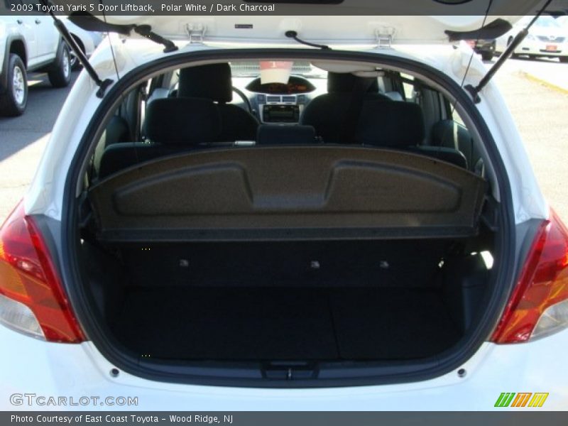 Polar White / Dark Charcoal 2009 Toyota Yaris 5 Door Liftback