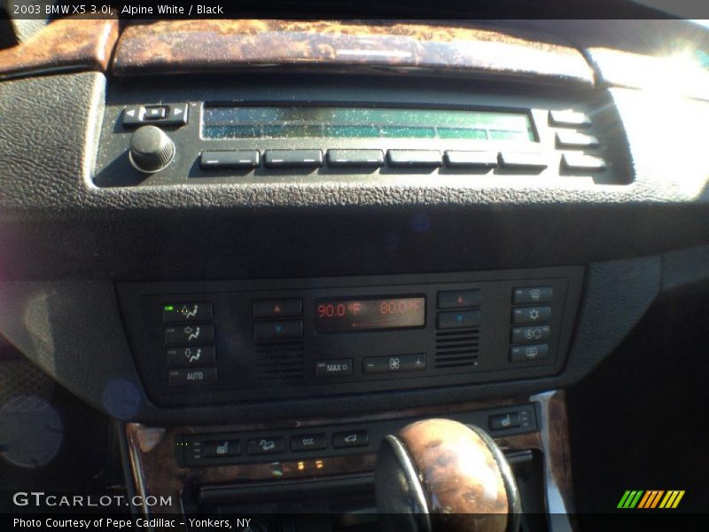 Alpine White / Black 2003 BMW X5 3.0i