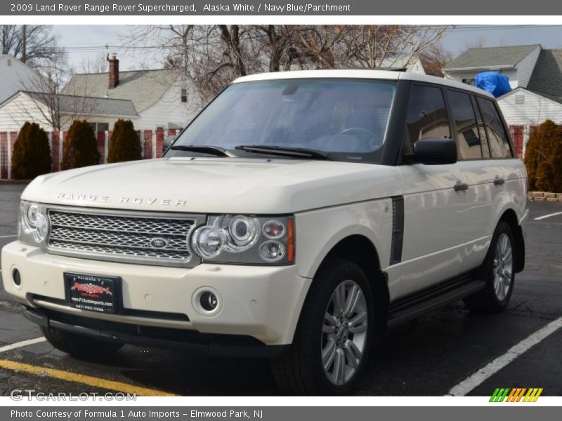 Alaska White / Navy Blue/Parchment 2009 Land Rover Range Rover Supercharged