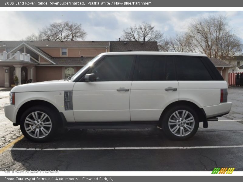 Alaska White / Navy Blue/Parchment 2009 Land Rover Range Rover Supercharged