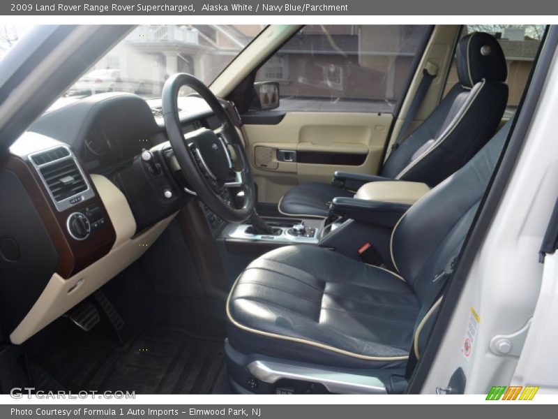 Alaska White / Navy Blue/Parchment 2009 Land Rover Range Rover Supercharged