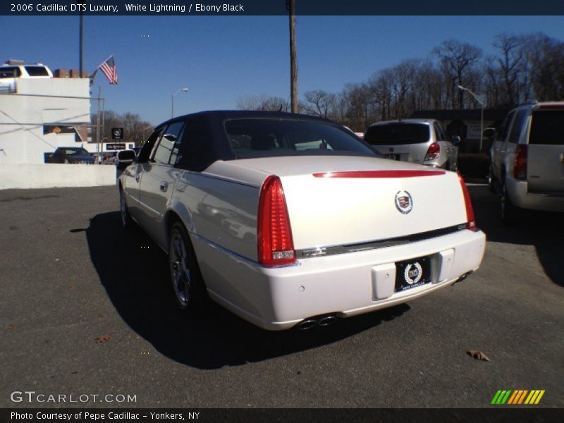 White Lightning / Ebony Black 2006 Cadillac DTS Luxury
