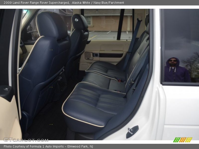 Alaska White / Navy Blue/Parchment 2009 Land Rover Range Rover Supercharged