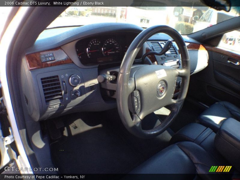 White Lightning / Ebony Black 2006 Cadillac DTS Luxury