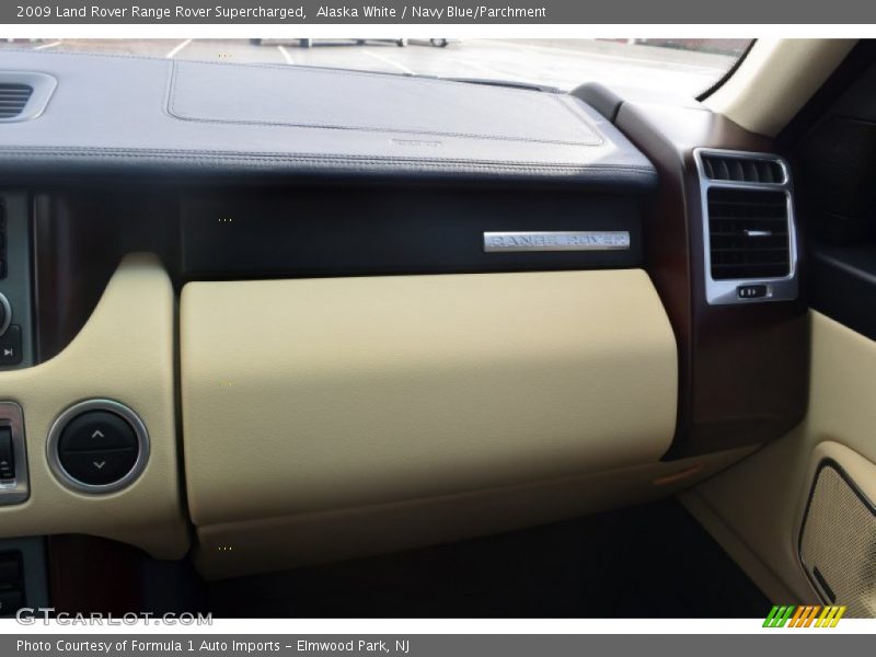 Alaska White / Navy Blue/Parchment 2009 Land Rover Range Rover Supercharged
