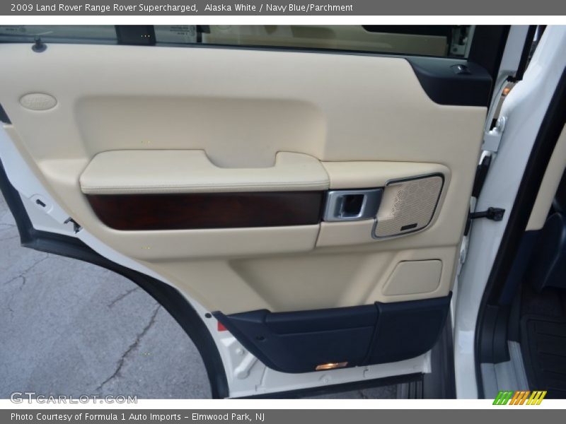 Alaska White / Navy Blue/Parchment 2009 Land Rover Range Rover Supercharged