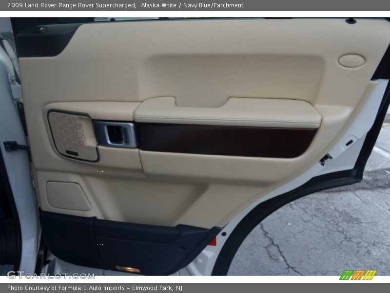 Alaska White / Navy Blue/Parchment 2009 Land Rover Range Rover Supercharged