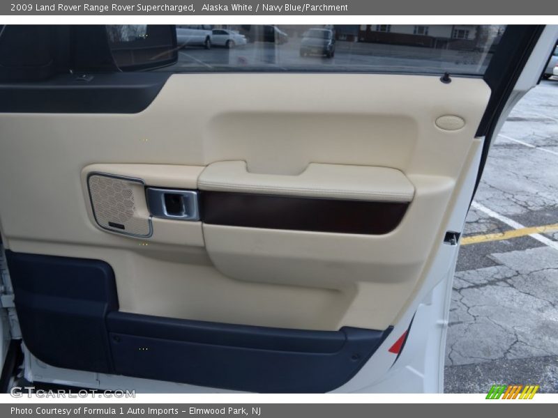 Alaska White / Navy Blue/Parchment 2009 Land Rover Range Rover Supercharged