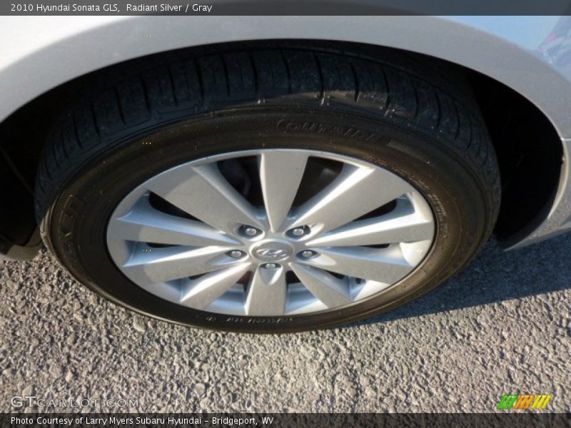 Radiant Silver / Gray 2010 Hyundai Sonata GLS